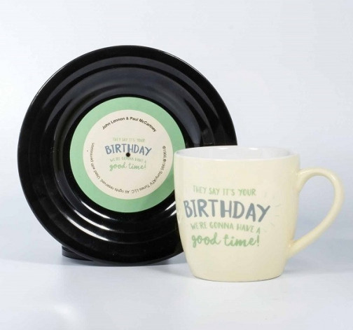 Designový retro hrnek s podtáckem Birthday