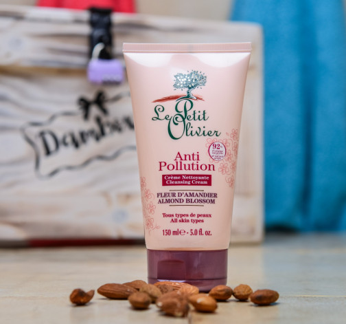 Le Petit Olivier - čistící pěnový krém na pleť - mandlový květ 150ml