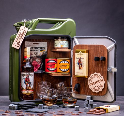 Manboxeo bar Khaki s Bourbonem