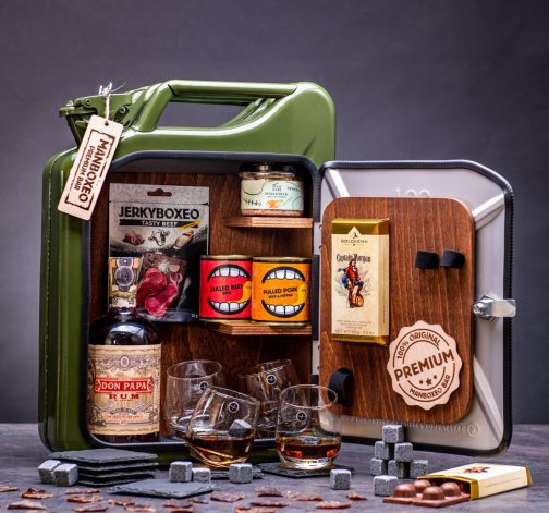 Manboxeo bar Khaki s Bourbonem