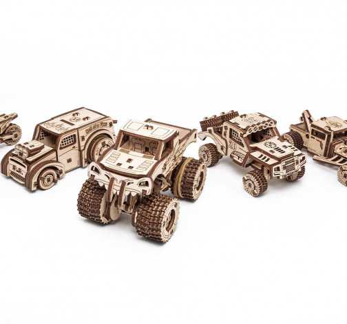 Set dřevěných modelů vozidel