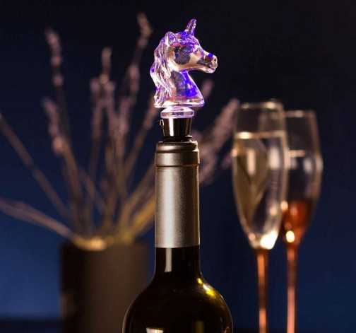 Svítící zátka na víno jednorožec