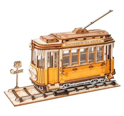 Dřevěný model historické tramvaje