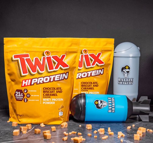 2 x Prvotřídní 100% syrovátkový protein s příchutí Twix 875 g + Šejkry zdarma