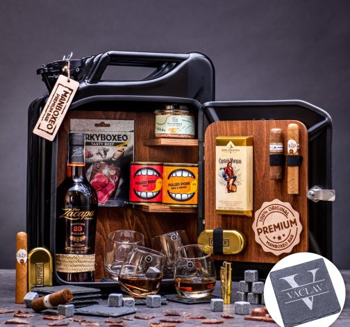 Manboxeo bar Khaki s Bourbonem