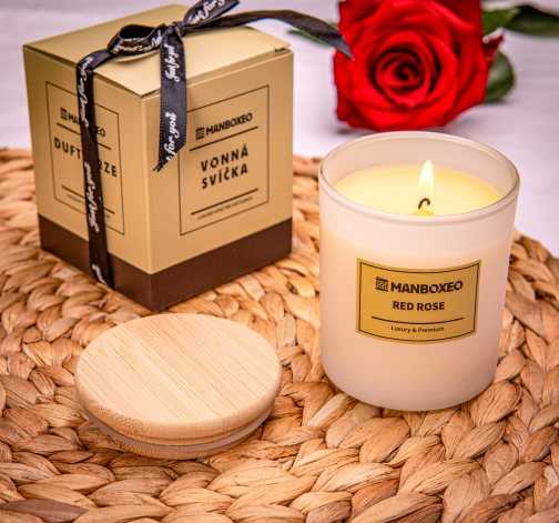 Svíčka s dřevěným praskajícím knotem a intenzivní vůní - Red Rose 150 g