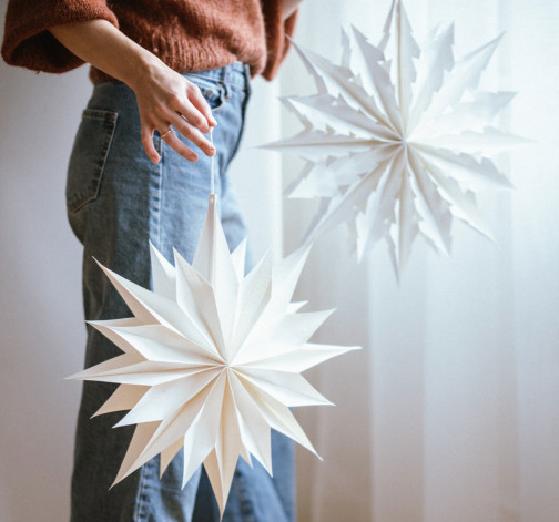 DIY sada na výrobu papírové hvězdy - bílá s leskem