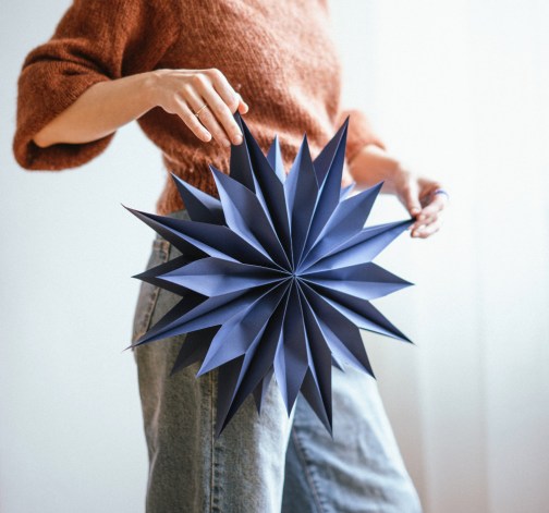 DIY sada na výrobu papírové hvězdy - modrá s leskem