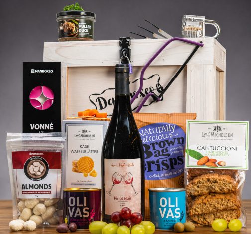 Truhla s červeným vínem